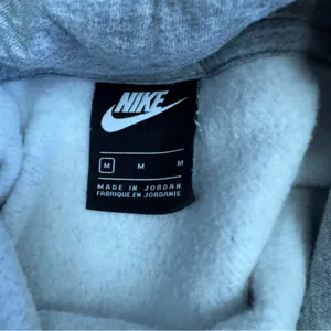 Nike Grey Pull-Over Hoodie Hooded Sweatshirt thumbnail 4