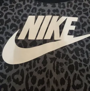 Nike gray and black Crewneck sweatshirt size Medium women's thumbnail 2