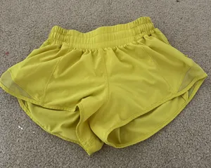 Lululemon Hotty Hot Shorts Size 2Reg thumbnail 1