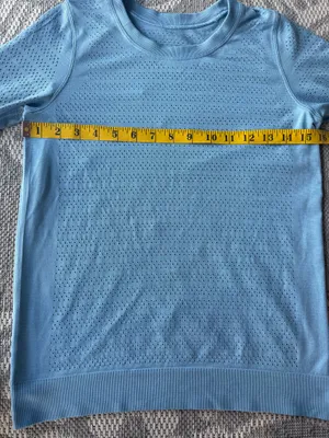 Lululemon Breeze by Long Sleeve Squad color Cascade Blue size 0. thumbnail 8