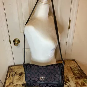 COACH SIGNATURE Hampton Monogram SHOULDERBAG Flap twist lock closure thumbnail 5
