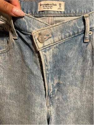 Abercrombie & Fitch 90s Straight Ultra High Rise Jeans Light Crossover 29 (8R) thumbnail 4