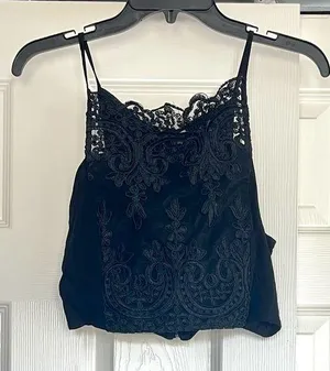 🍂KENDALL AND KYLIE lace crop cami top🍂 thumbnail 1