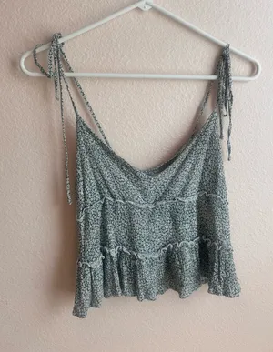 Boutique Top thumbnail 1
