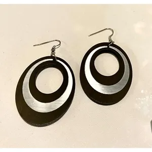 Faceted clear bead necklace, Silver & Black‎ bangle bracelet and dangle earrings thumbnail 3