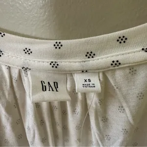 NWT - GAP white U neck blouse thumbnail 4