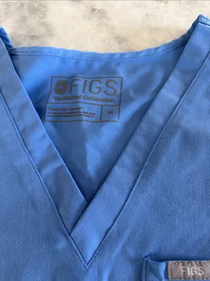 Figs Women’s V-Neck Top in Sky Blue thumbnail 3