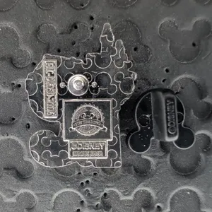 Disney parks Park pals mystery collection tangled Pascal chameleon trading pin thumbnail 3