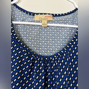 Choices Blue and White‎ Geometric Sleeveless Top thumbnail 2