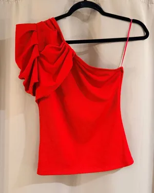 TCEC One-Shoulder Ruffle Camisole in Red thumbnail 1