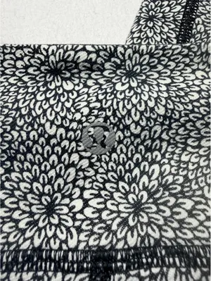 Lululemon Women's Size 4 Black and White Floral Leggings thumbnail 6