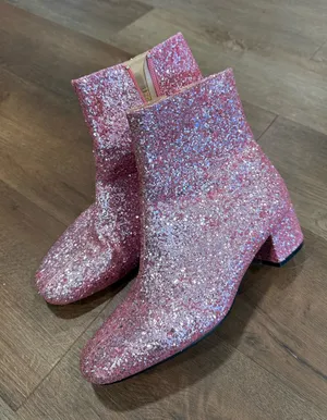 Sparkly Pink Boots Size 7 thumbnail 1