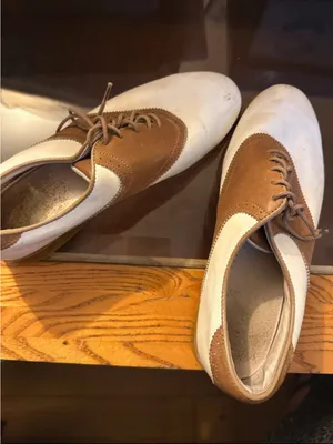 Women’s Two-Tone Saddle Oxford Shoes in White and Brown thumbnail 2