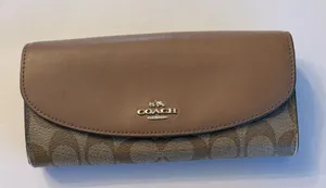 GUC Coach Long Wallet thumbnail 1