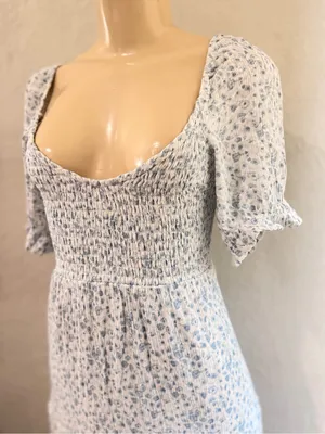 Abercrombie & Fitch light blue floral midi dress features a ruched bodice XS thumbnail 5