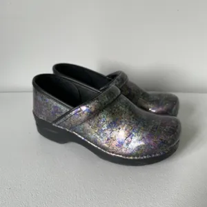 Dansko Slip-On Clogs Shiny Purple Blue Pattern Medical Nurse Women's Size 40 thumbnail 2