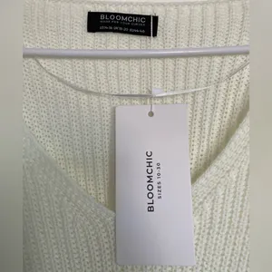 New Bloomchic knit sweater Size 14 thumbnail 2
