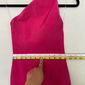 House of CB “Sasha” Hot Pink Midi Bandage Dress‎ NWOT size XS thumbnail 9