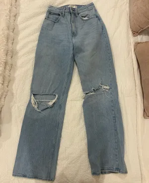 Abercrombie Curve Love High-Rise Straight thumbnail 2