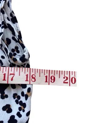 Sanctuary Black & White Leopard-Spot V-Neck Cap Sleeve Top thumbnail 4