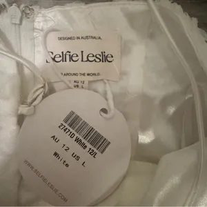 Selfie Leslie Women’s Large One Shoulder White Mini Lace Dress NWT thumbnail 7