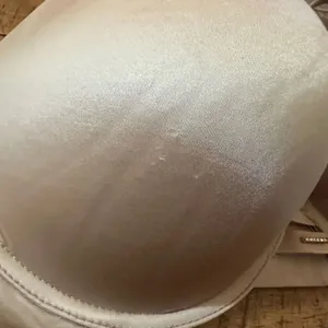 Victoria’s Secret nude satiny sexy push-up 38DD bra thumbnail 2