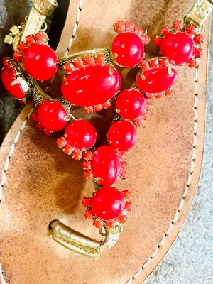 Ivanka Trump Coral Bead Embellished Gold Strap Flat Sandals Sz 8.5 thumbnail 3