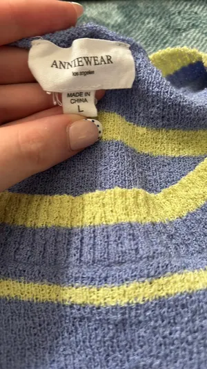 boutique top thumbnail 2