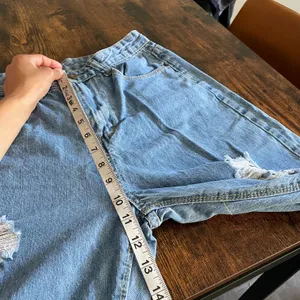 SheIn high waisted ripped Mom jeans thumbnail 8