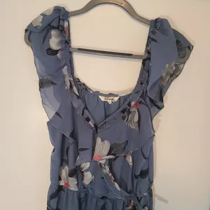 Hint of Blush Long Maxi Flutter Dress Size Large Magnolia Floral Blue High Low thumbnail 8