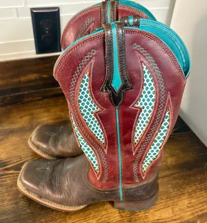 Ariat Brown And Burgundy VentTEK Ultra Western Boot‎ Size 6.5 thumbnail 1