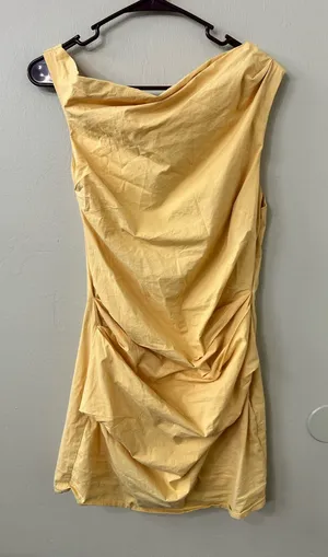Saints & Secrets yellow asymmetrical one-shoulder ruched mini dress Sz M thumbnail 1