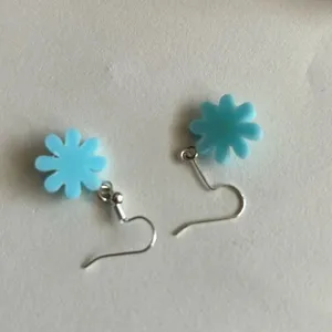 3/$20 Blue and Yellow Silver Plated Flower Floral Groovy Dangling Drop Earrings thumbnail 2