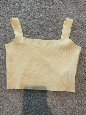 SheIn Yellow Crop Top thumbnail 1