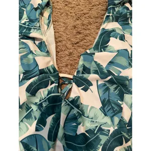 Plunge One Piece‎ Bathing Suit Size 4 thumbnail 4