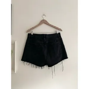 FRAME Denim Black Grayridge Le Simone Fringe Raw Hem Jean Shorts Size 27 thumbnail 5
