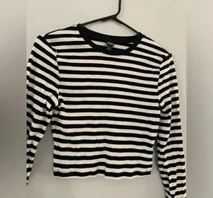 Wild Fable Stripe Crop Top Long Sleeve White Black Shirt Size M thumbnail 2