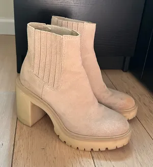 DV by Dolce Vita Waterproof Lug Sole Platform Bootie thumbnail 1