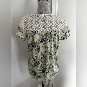 LC Lauren Conrad Top with Daisy White Lace Yoke. Mini Floral Print. Soft, Flowy. thumbnail 2