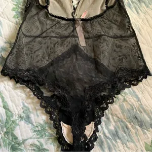 Victoria’s Secret Black Lace Teddy Cross Back Deep V S thumbnail 6