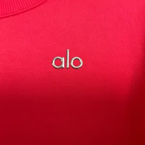 Alo Yoga Accolade Crew Neck Pullover Candy Red S thumbnail 4
