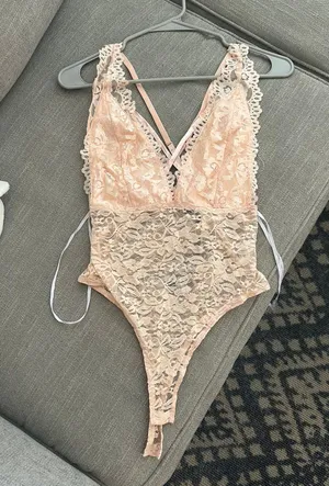 Pink lace Bodysuit Lulus thumbnail 1