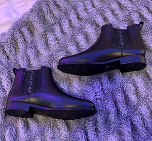 Rain boots Size 8 thumbnail 1