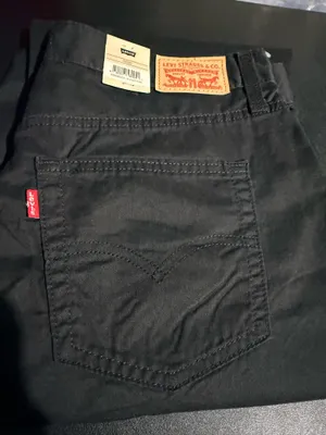 New Women’s Levi’s High Waisted Black Mom Jeans/pants Size 32/30 thumbnail 3