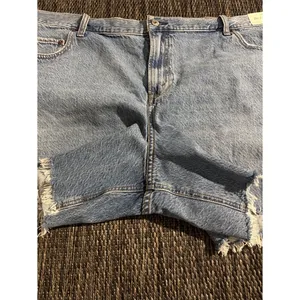 Abercrombie and Fitch Loose Short High Rise Medium Wash Denim 6” Plus Size 22 thumbnail 7