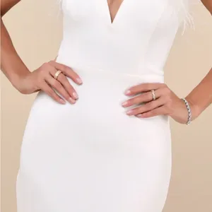 Lulu's White Plunge Neck Sleeveless Wedding Gown thumbnail 4