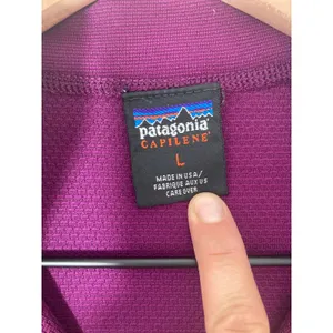 Vintage 90's Patgonia Capilene Active Layer Hiking Outdoors Magenta Zip Sweater thumbnail 6