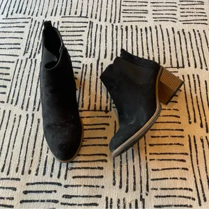 White Mountain Black Suede Block Heel Ankle Boots Booties Size 10 thumbnail 2