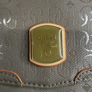 GUESS women's accessory wallet from the brand‎ thumbnail 2