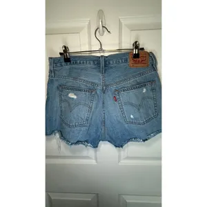Levi's 501 Original Shorts High Rise 28 Blue‎ Distressed Cut Off Button Fly thumbnail 3